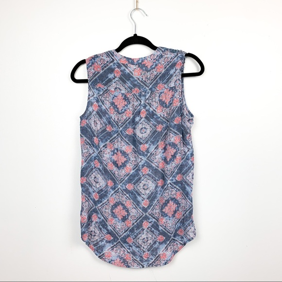 St. John’s Bay Blue & Red Patterned Summer Blouse - Picture 6 of 8